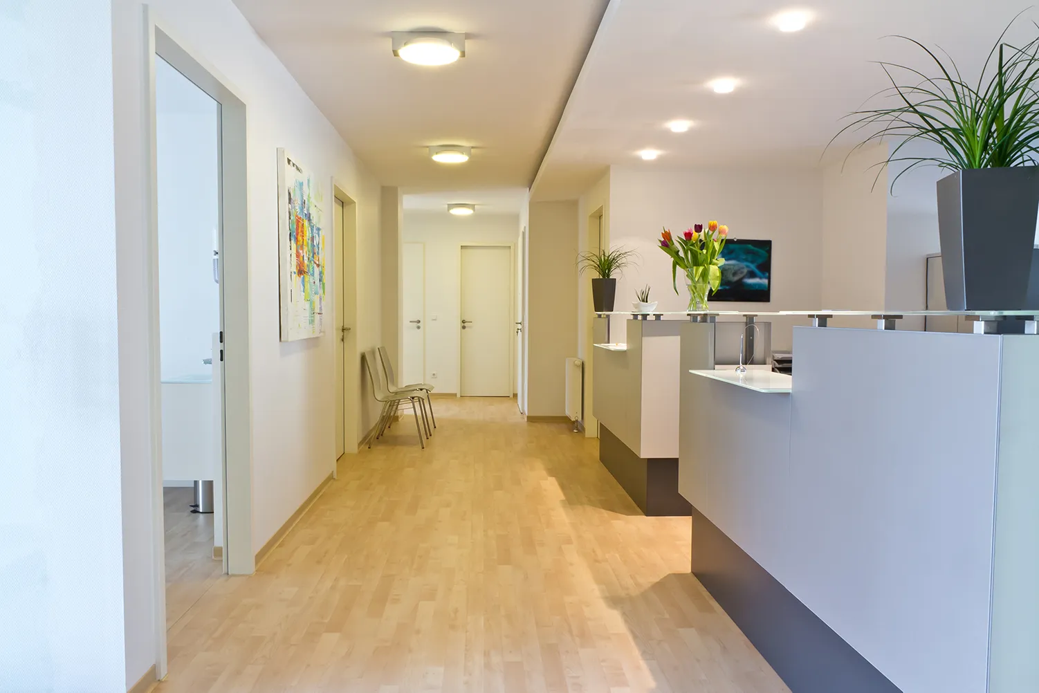 Vital Plus Pflegedienst - Empfangstheke und Flur 